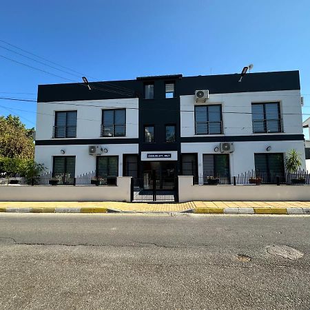 Ozbilge Apartments Kyrenia  Bagian luar foto