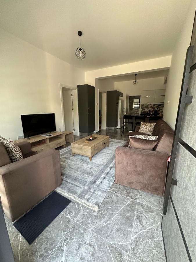Ozbilge Apartments Kyrenia  Bagian luar foto